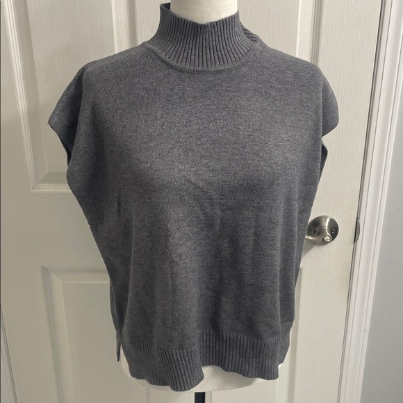 Max Studio Charcoal Grey Mockneck Sweater Vest Cap Sleeves OS Relaxed Fit Sz S - Picture 2 of 12